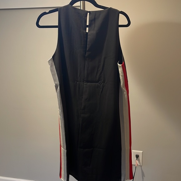 Sleeveless dress - Picture 3 of 3